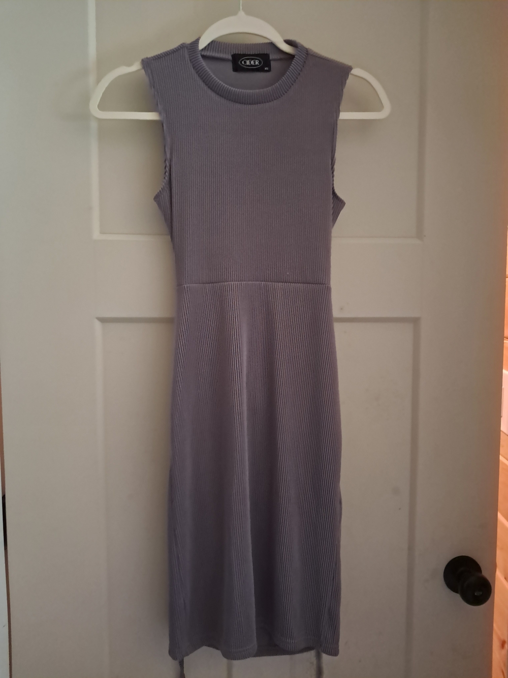 Cider Sleeveless Ribbed Midi Dress in Lavender